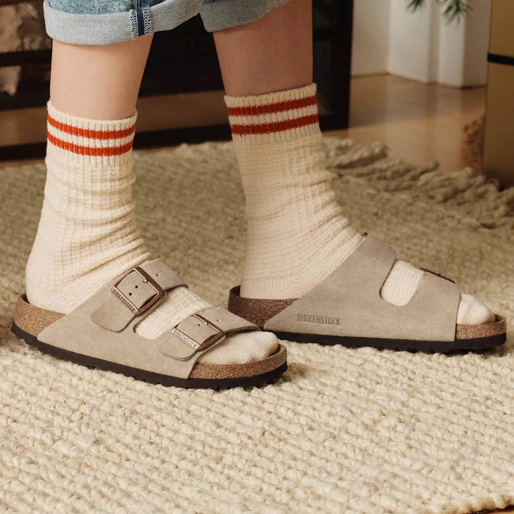 בירקנשטוק כפכפי יוניסקס אריזונה בז Birkenstock Arizona Taupe Suede Soft