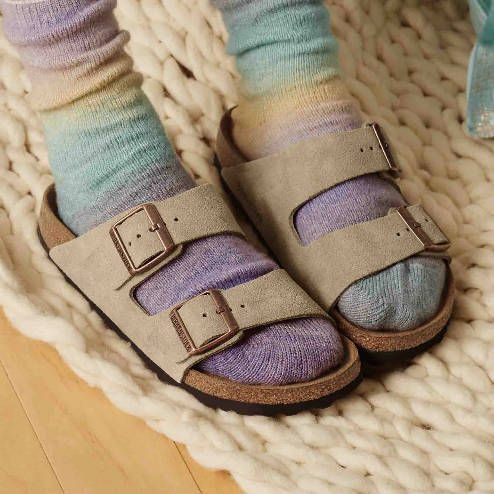 בירקנשטוק כפכפי יוניסקס אריזונה בז Birkenstock Arizona Taupe Suede Soft