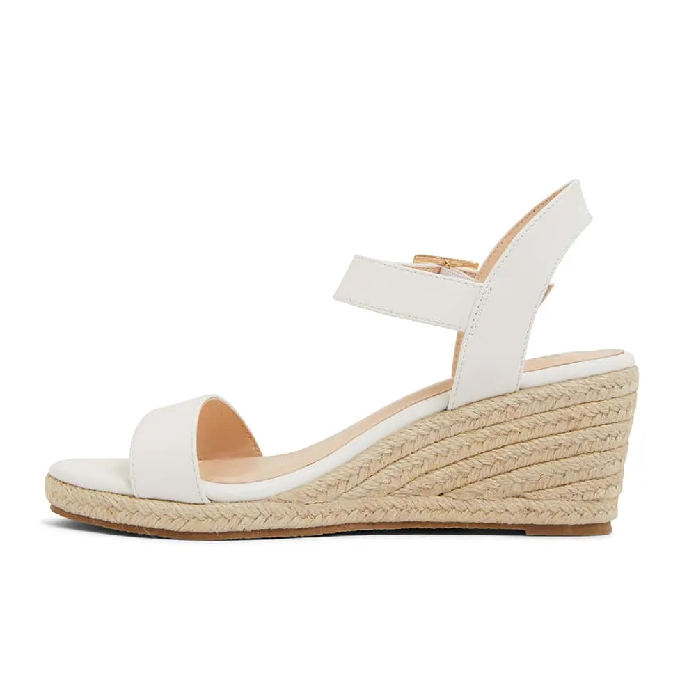 Annie Wedge in White Smooth