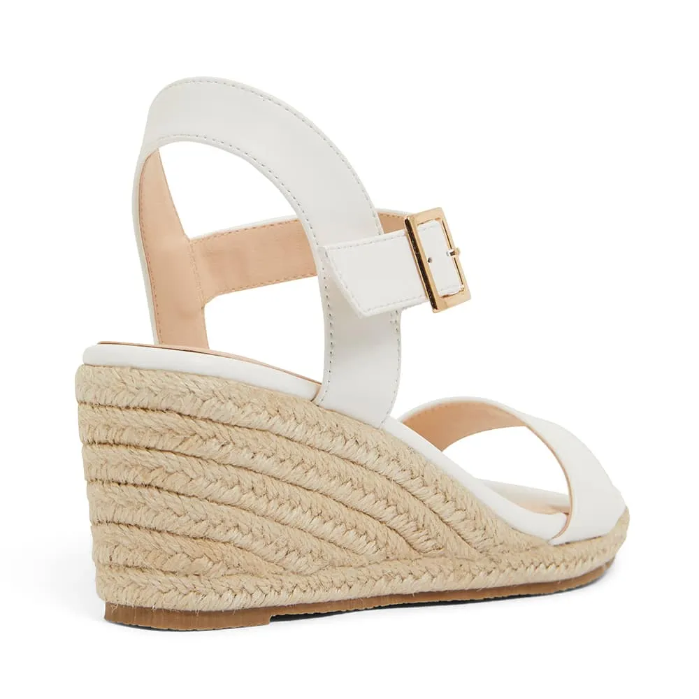 Annie Wedge in White Smooth