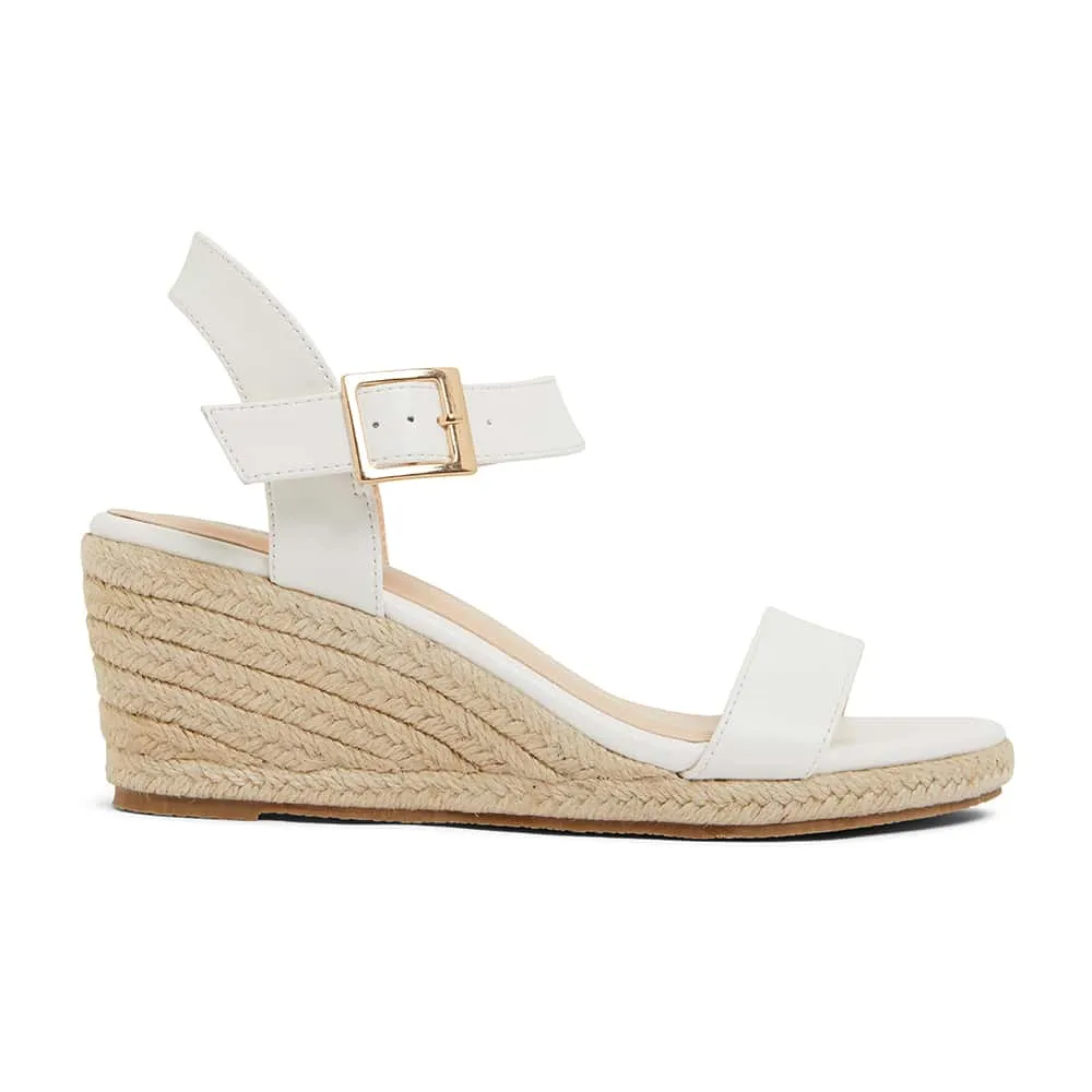 Annie Wedge in White Smooth