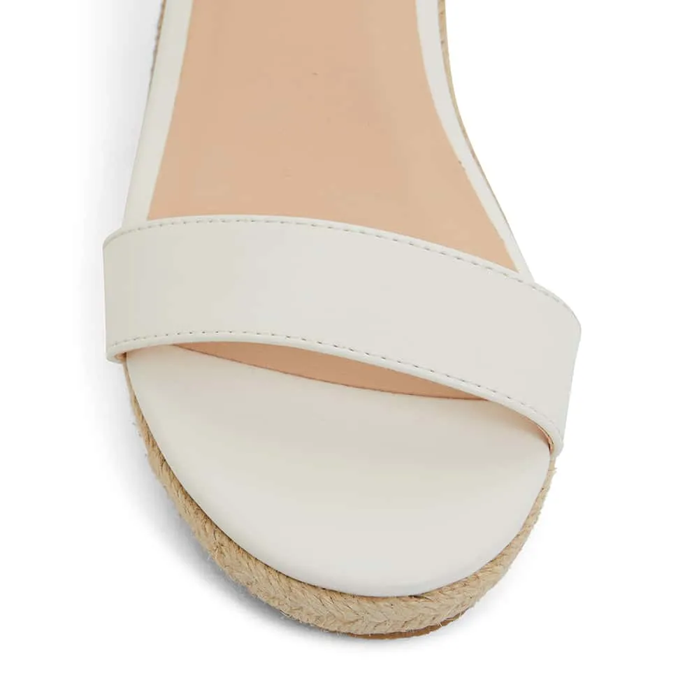 Annie Wedge in White Smooth