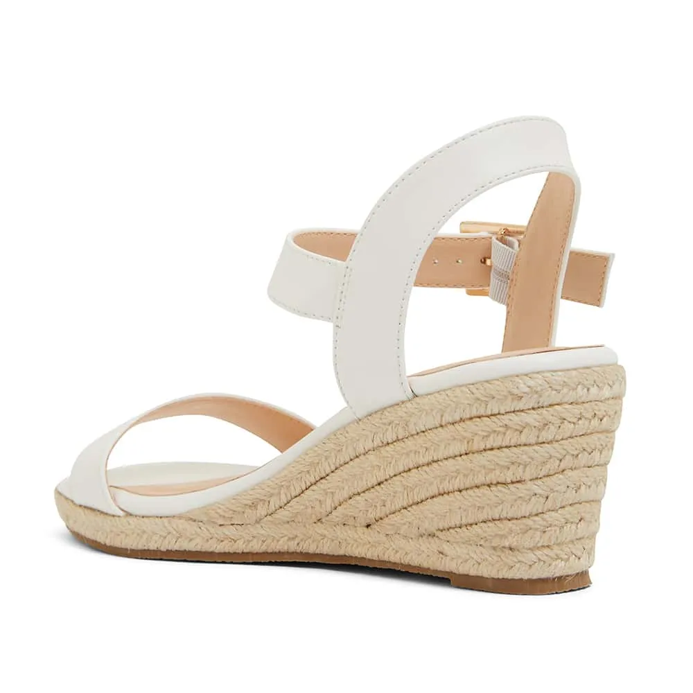 Annie Wedge in White Smooth