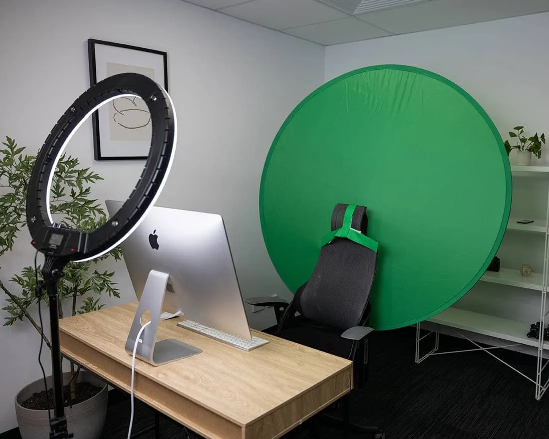 Collapsible Portable Green Screen Backdrop with Chair Attachment (56"/142cm)
