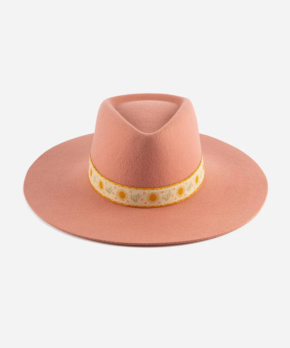 Dakota Dae Triangle Crown