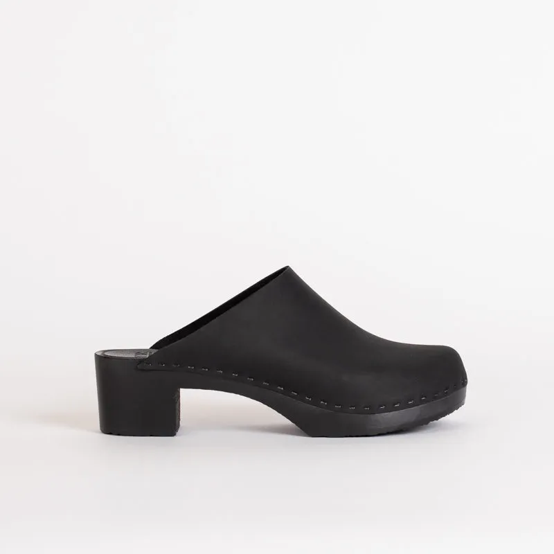 Gabe in Monochrome Black, Size 5 (IG)