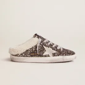 GOLDEN GOOSE SUPER STAR SABOT SNEAKERS IN BLACK & GOLD WITH SHEARLING LINING