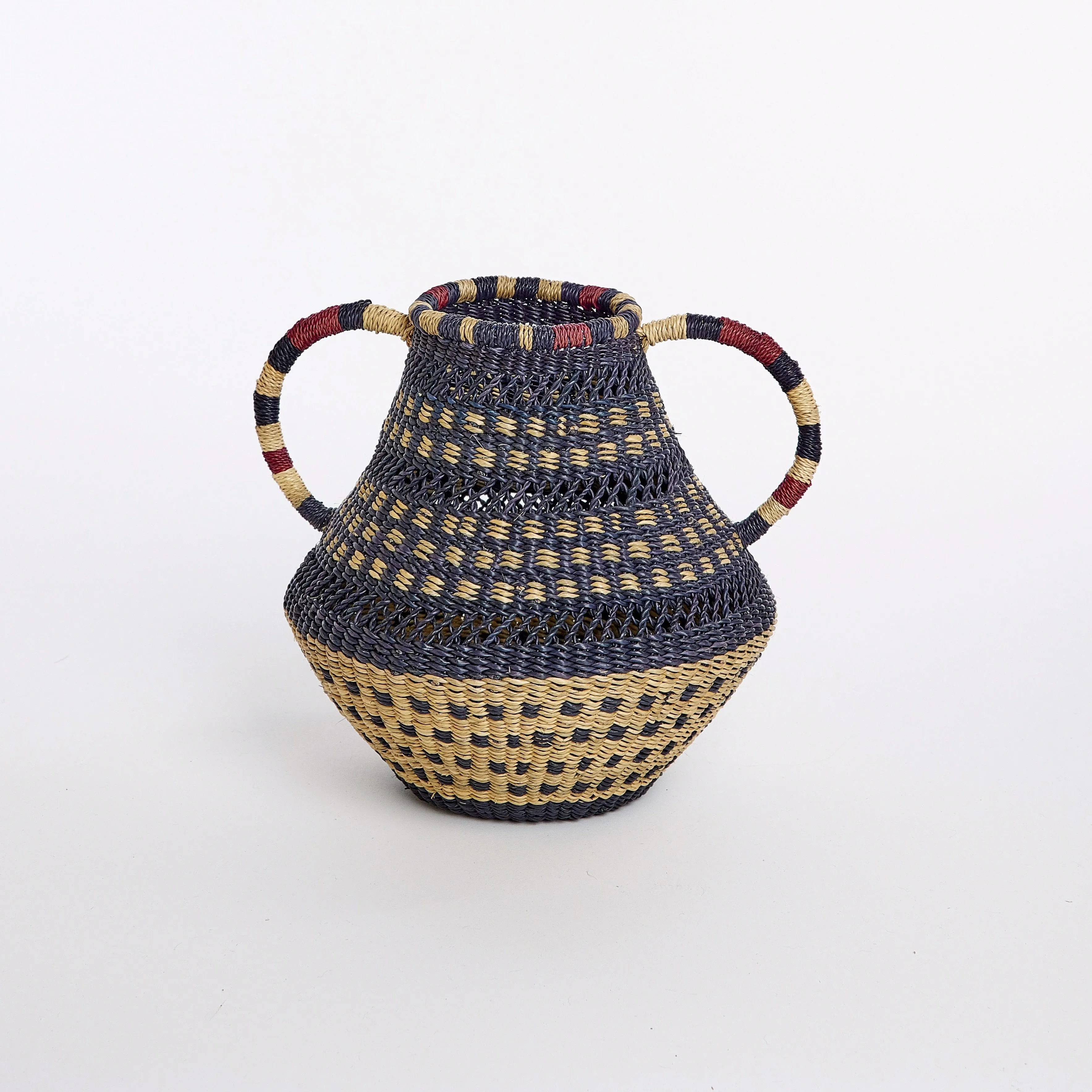 Hand on Hip Pot Dot S