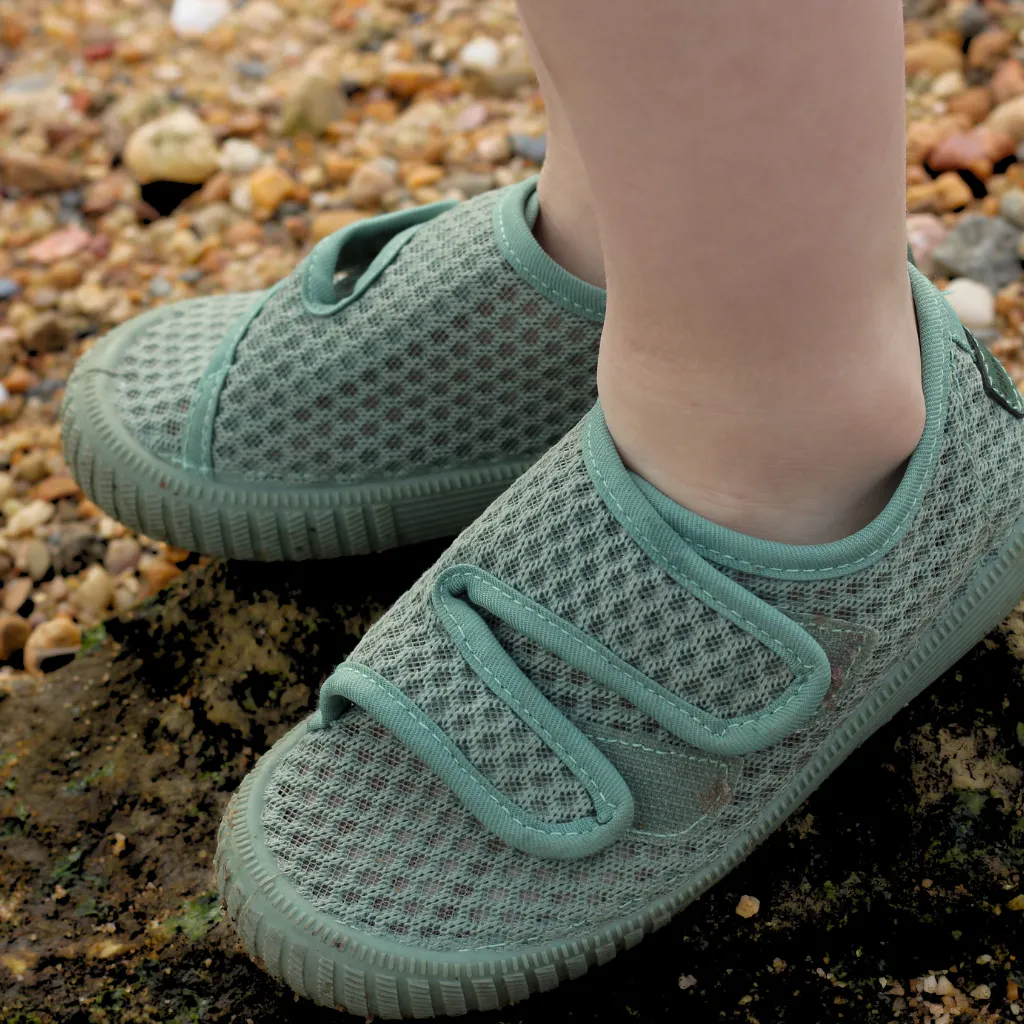 Play Shoes, Fern