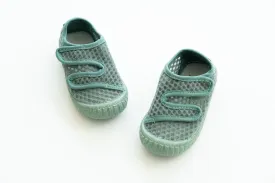 Play Shoes, Fern