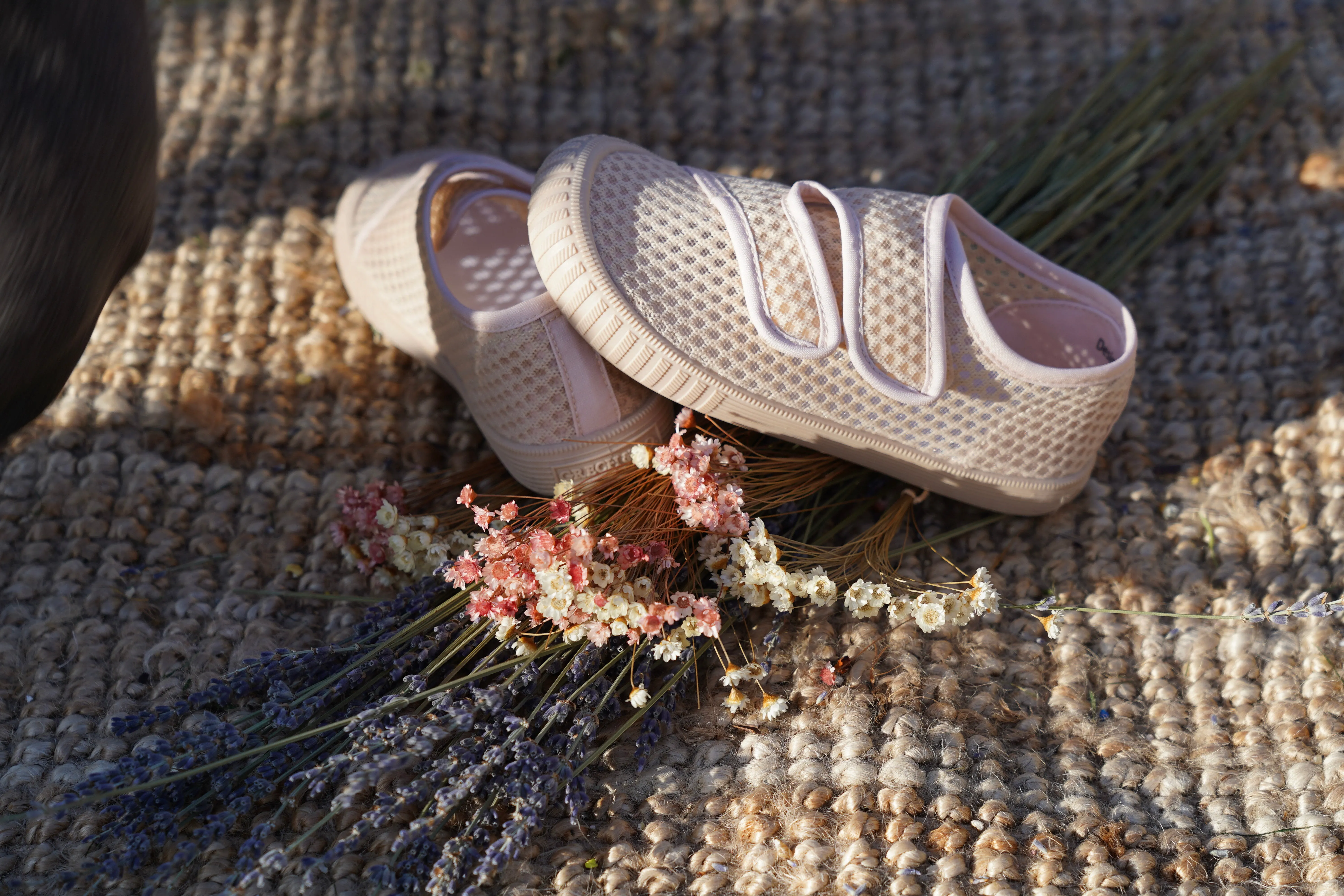 Play Shoes, Sand