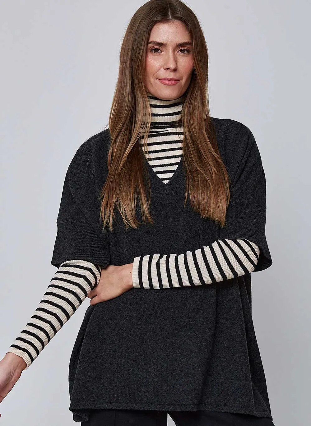 Short Sleeve Cashmere Kimono - Charcoal