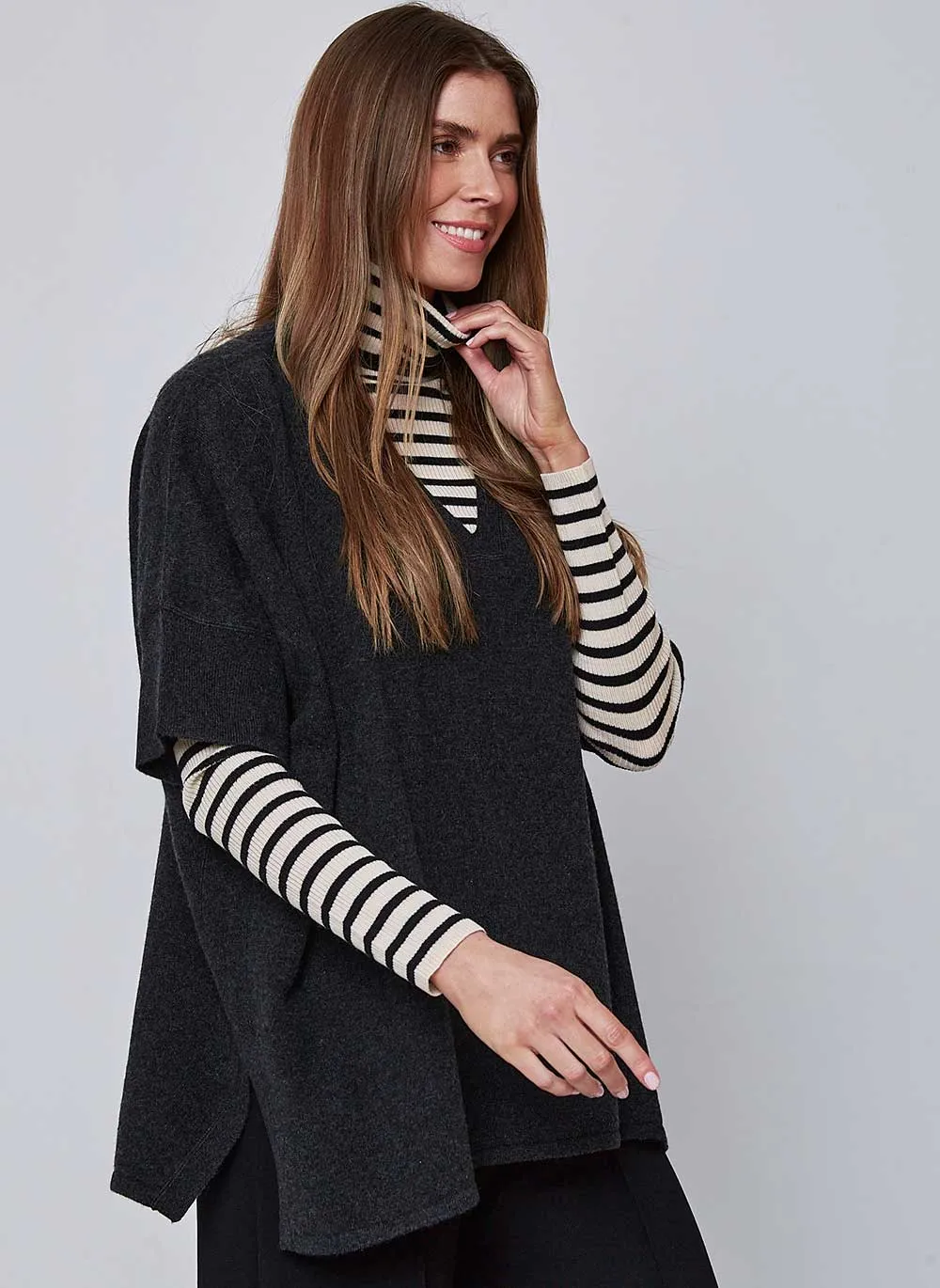 Short Sleeve Cashmere Kimono - Charcoal