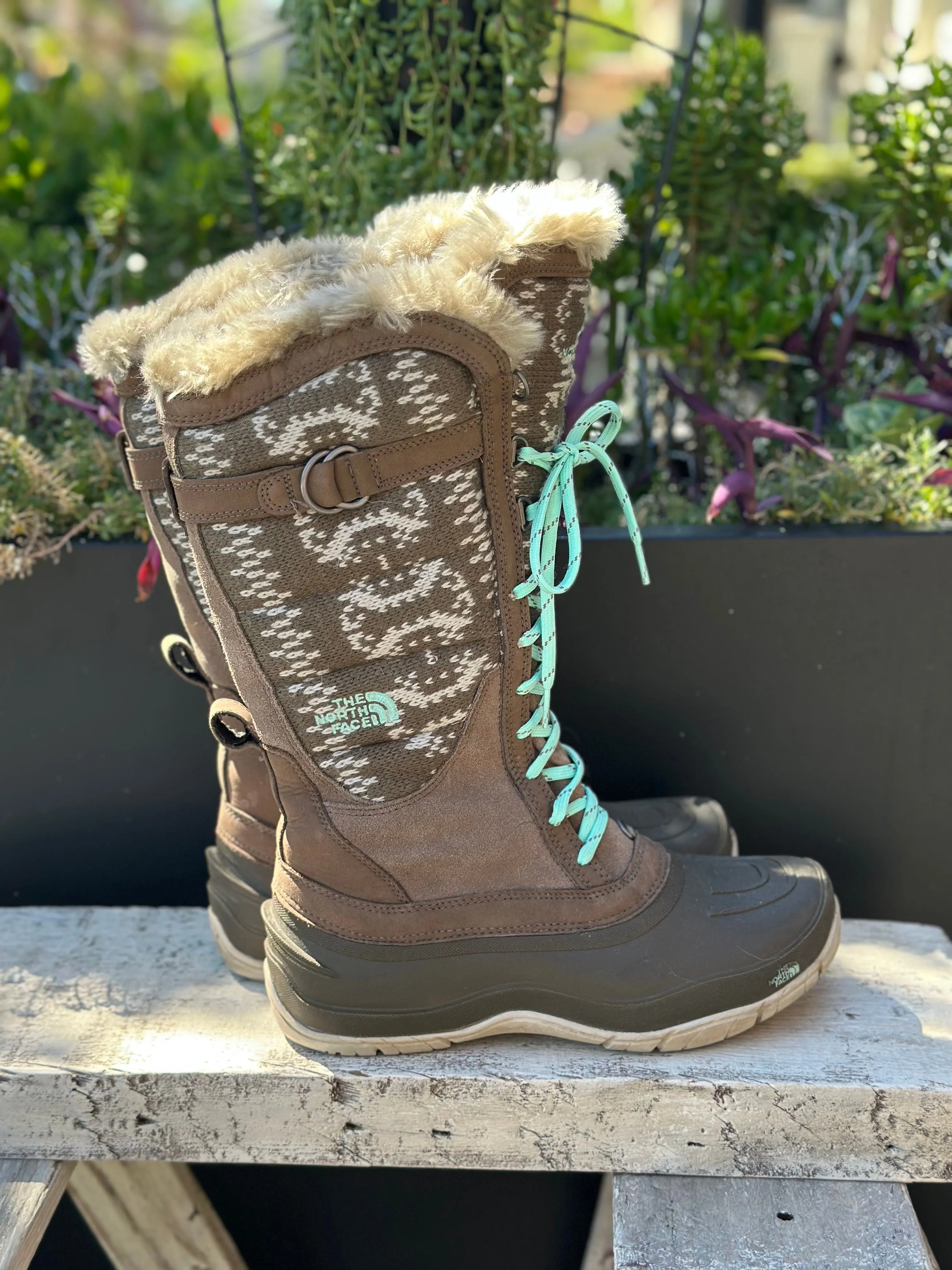 The North Face Snow Boots 8.5 Preloved