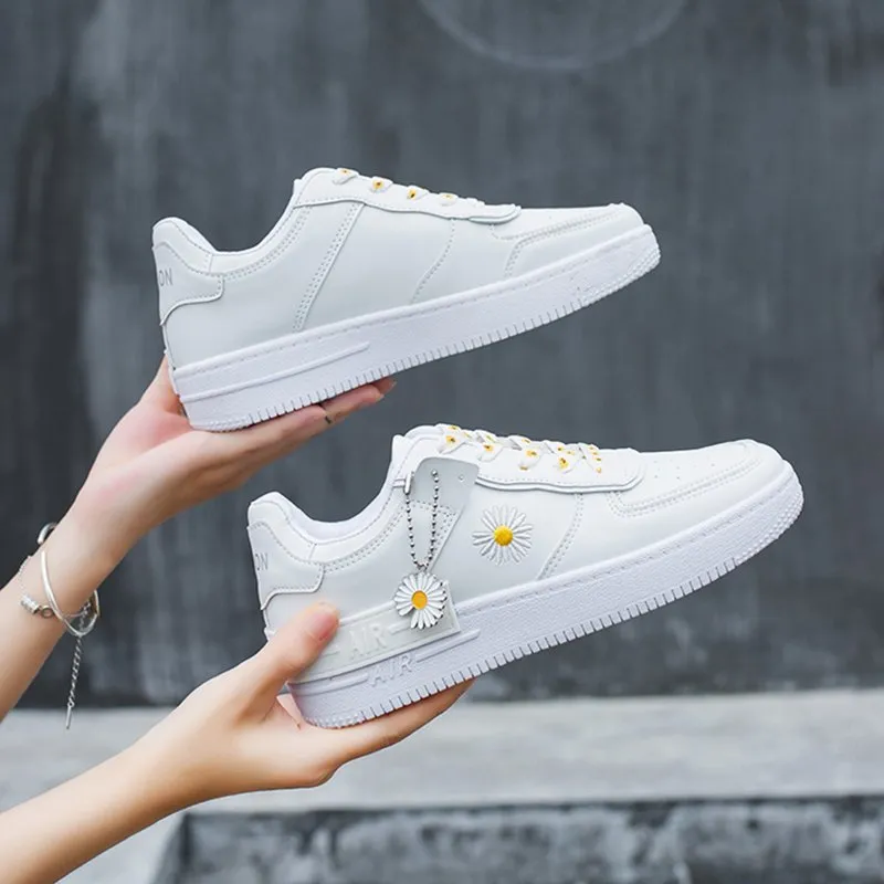 Womens Low-Top Sneakers - Lace-Up - Leather Upper - Daisy Embroidery - Cushioned Sole