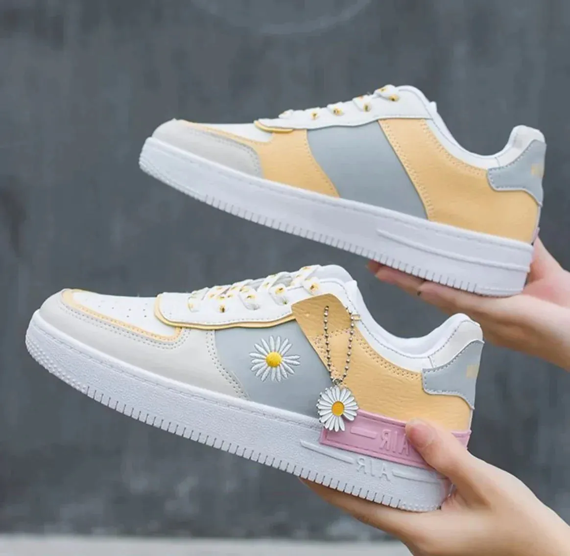 Womens Low-Top Sneakers - Lace-Up - Leather Upper - Daisy Embroidery - Cushioned Sole